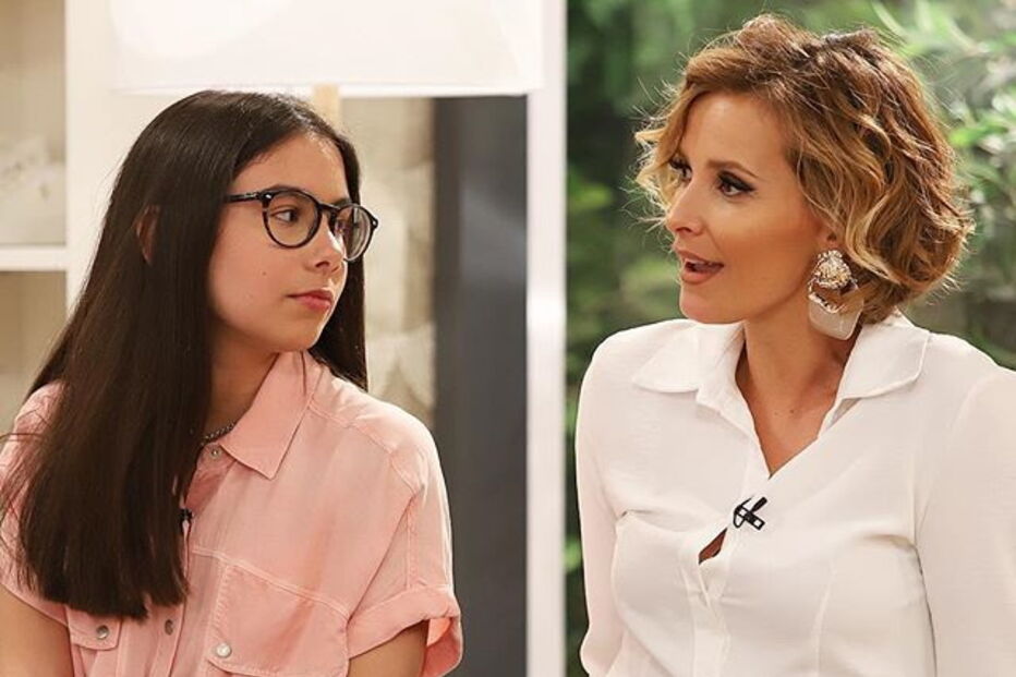 Cláudio Ramos leva filha a programa da Cristina