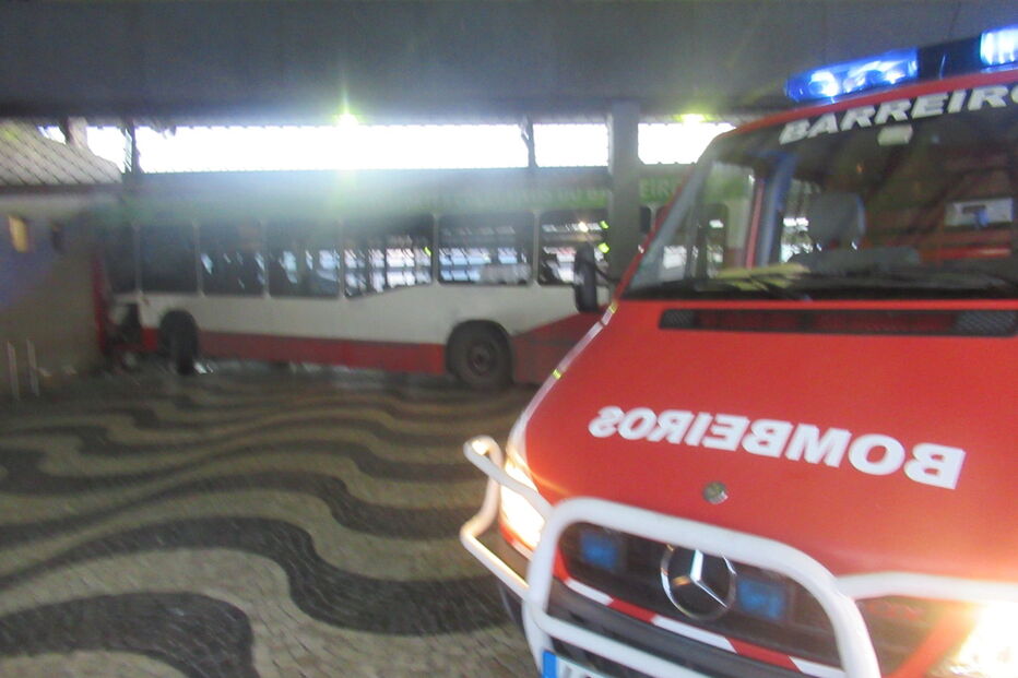 Oito feridos em acidente com autocarro no Barreiro 