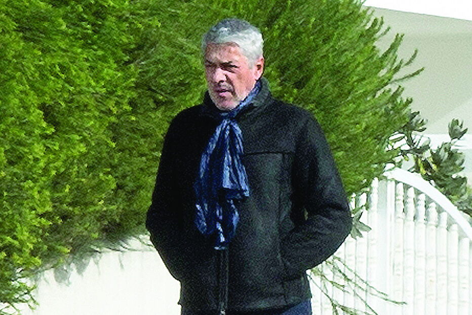 José Sócrates, antigo primeiro-ministro, contratou-o como motorista em 2011, por intermédio da irmã de João Perna, que é funcionária do PS    