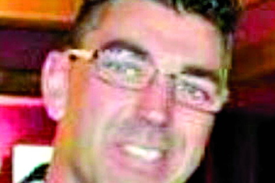 Filipe Silva, 37 anos, ficou preso entre a parede e uma carrinha 