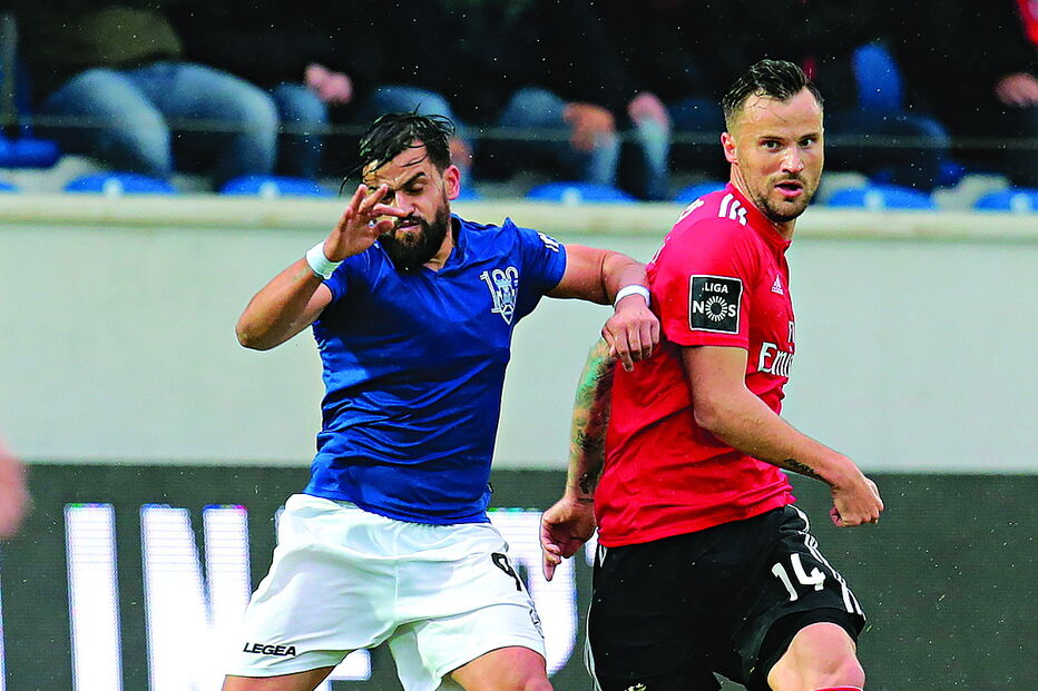 Jogo entre Feirense e Benfica no epicentro de várias polémicas, devido à arbitragem e ao VAR 