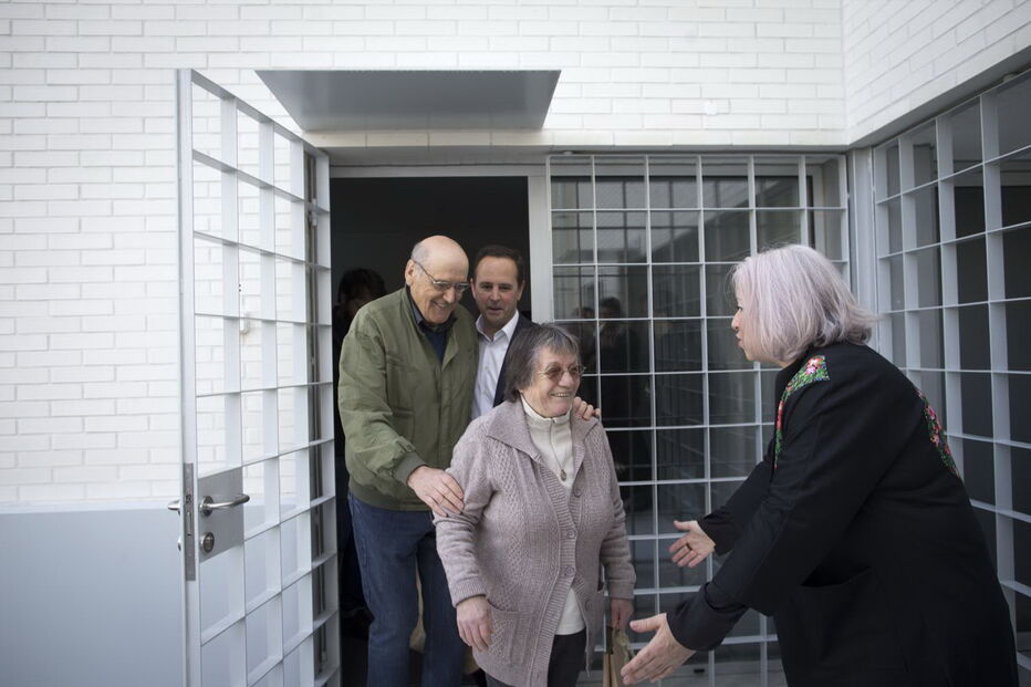 Fernando Medina entregou as chaves das novas casas aos moradores do bairro da Boavista, em Benfica   