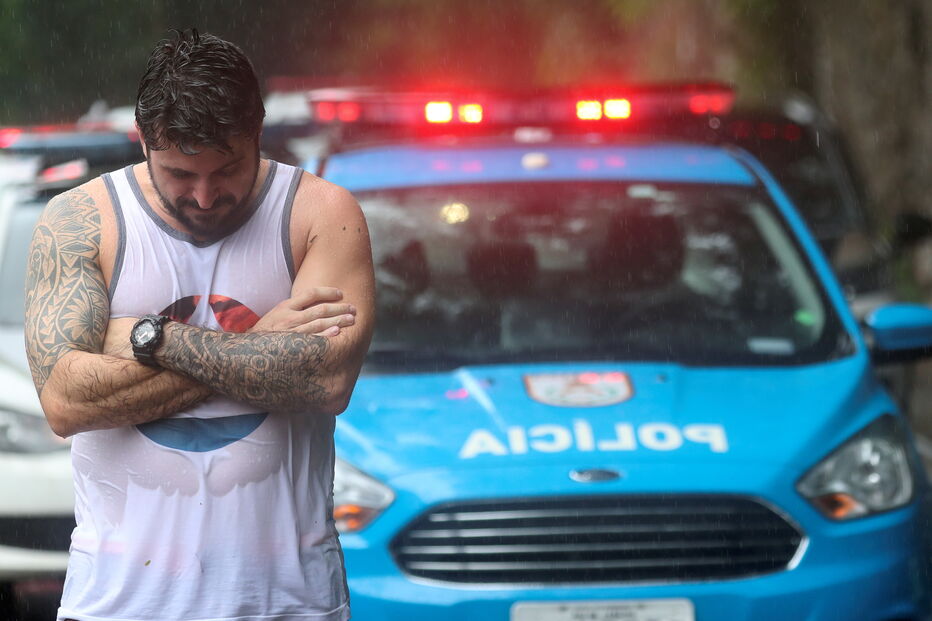 Inundações provocam caos nas ruas do Rio de Janeiro