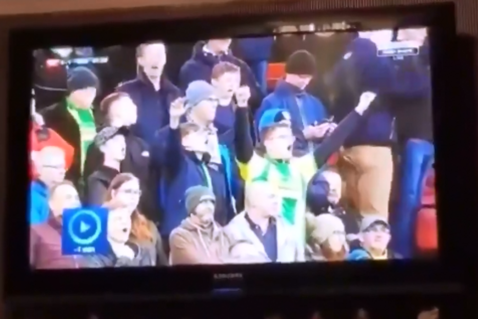 Adepto descuida-se em pleno estádio e é apanhado pelas câmaras de televisão