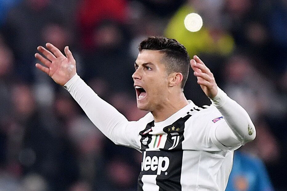 Gesto de Cristiano Ronaldo está a emocionar os adeptos do Ajax