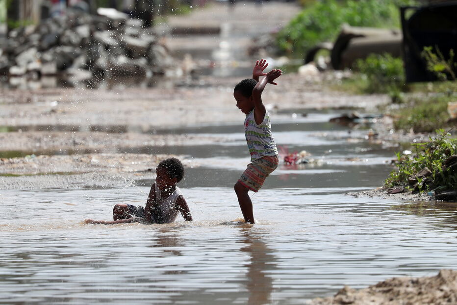 Chuva intensa inunda o Rio de Janeiro no Brasil  