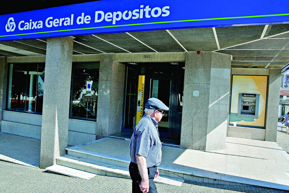 Acusação refere que a mulher é prestadora de serviços da CGD desde 5 agosto de 2008 