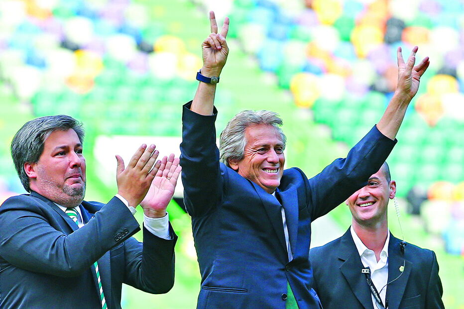 Bruno de Carvalho apresentou Jorge Jesus aos sócios do Sporting em julho de 2015