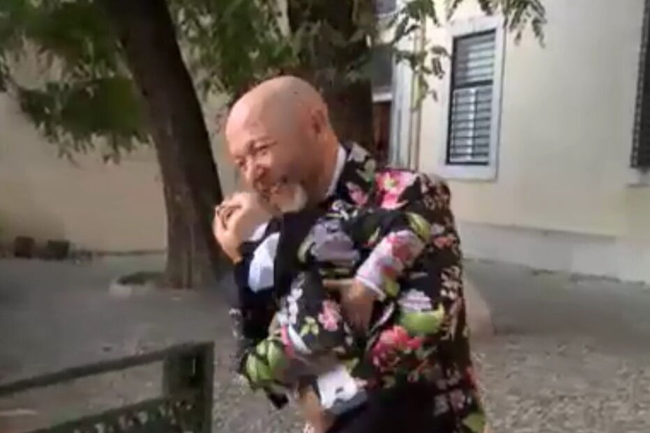 Eduardo Beauté acusa famosos de dívida