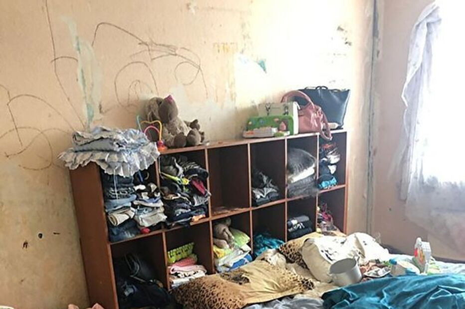 encontrados a viver em apartamento selvagem