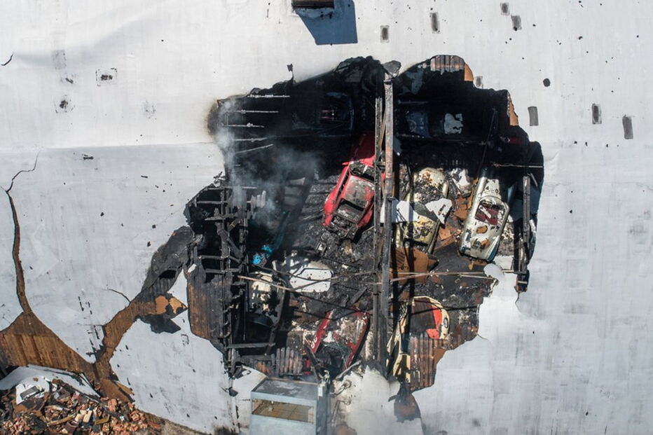 Explosão de gás destrói uma das maiores coleções mundiais de carros Porsche