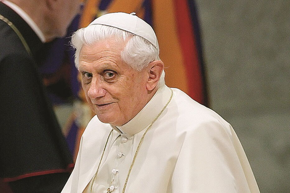 Bento XVI publicou um texto polémico e que está a ser alvo de fortes críticas 