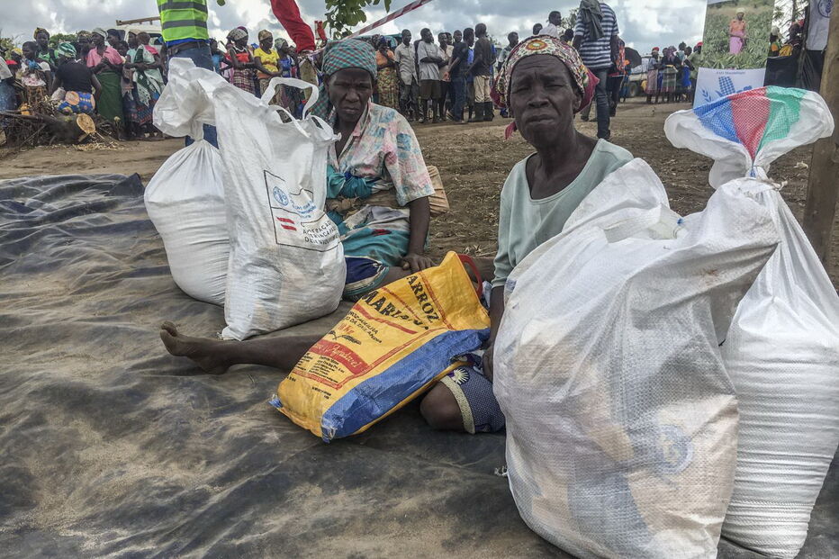 Oferta de sementes e comida tenta prevenir fome em Moçambique 