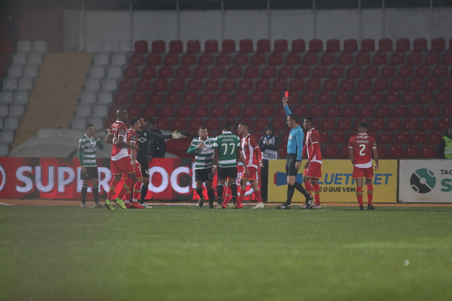Sporting defronta o Desportivo das Aves