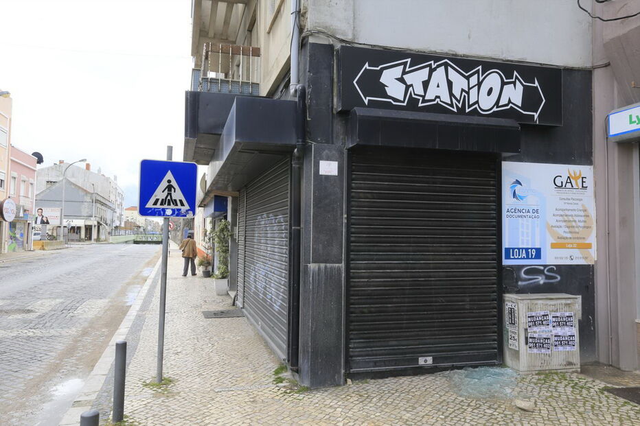 Loja de roupa assaltada no Barreiro