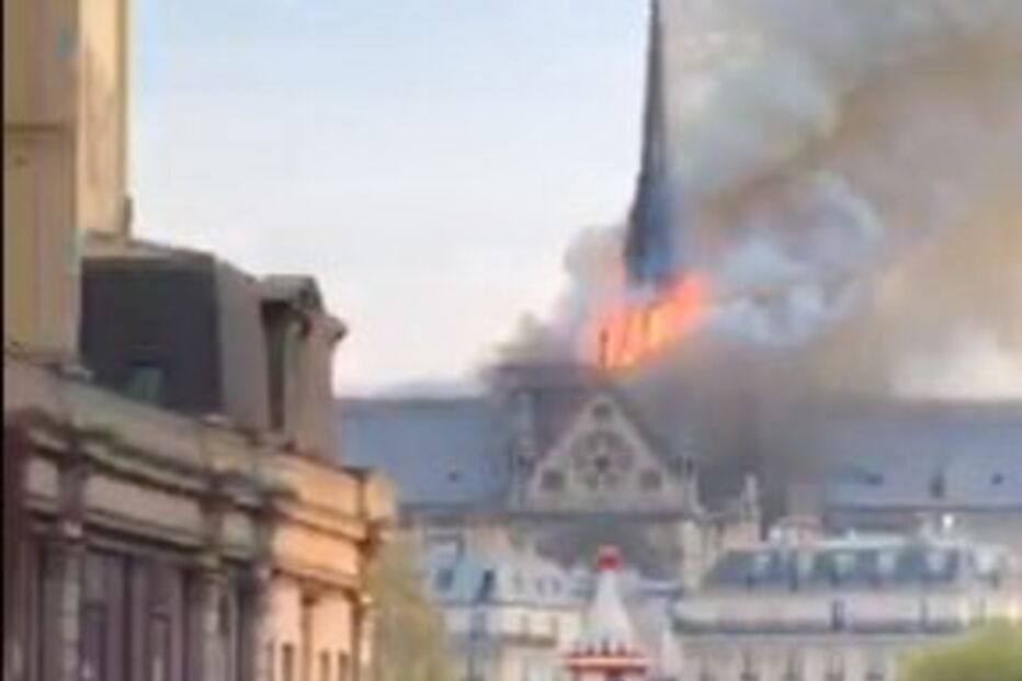 Incêndio na Catedral de Notre-Dame em Paris