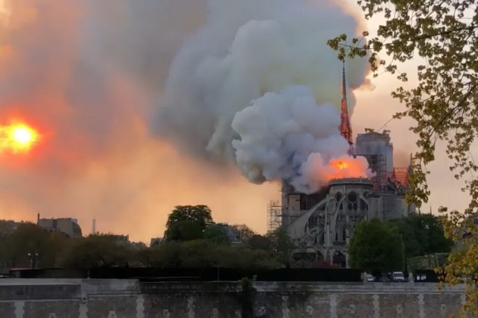 Incêndio na Catedral de Notre-Dame