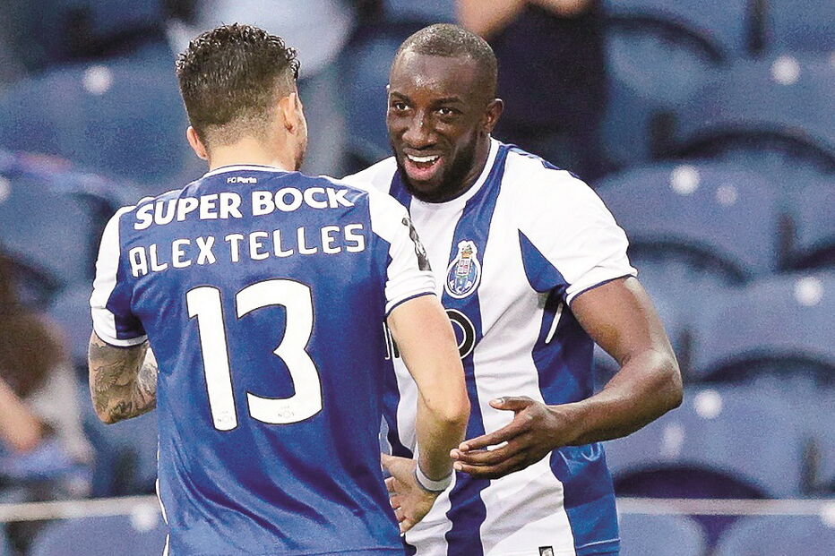 Alex Telles diz que o avançado Marega tem dado “força e energia positiva” à equipa do FC Porto  