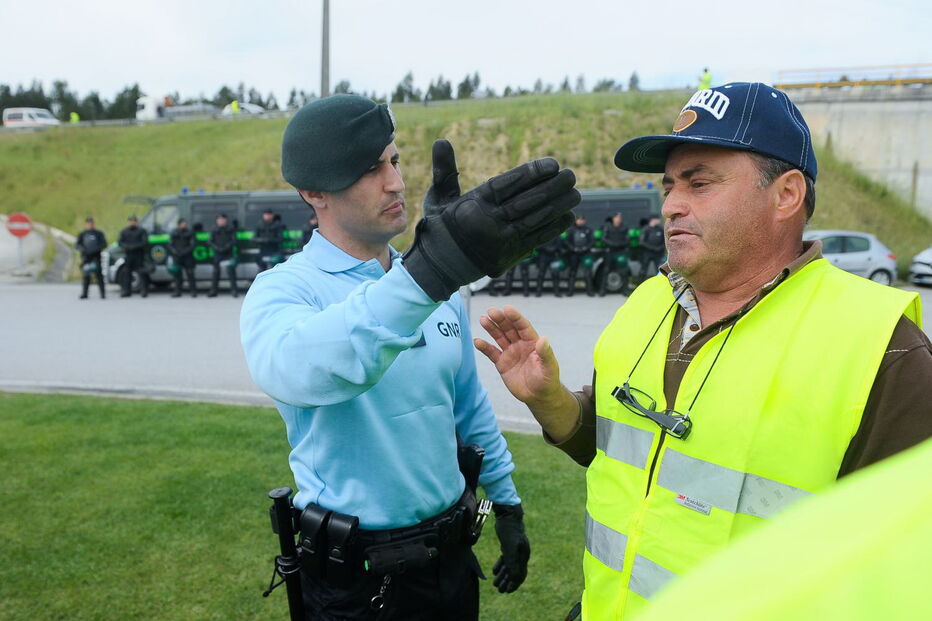 Concentração de motoristas durante greve nacional leva a intervenção da GNR