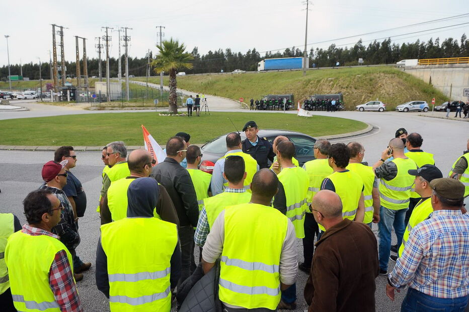 Concentração de motoristas durante greve nacional leva a intervenção da GNR