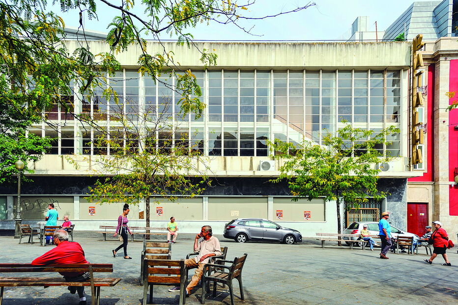 Cinema Batalha foi construído na década de 1940, foi sala de cinema até 2000 e fechou de vez há mais de oito anos