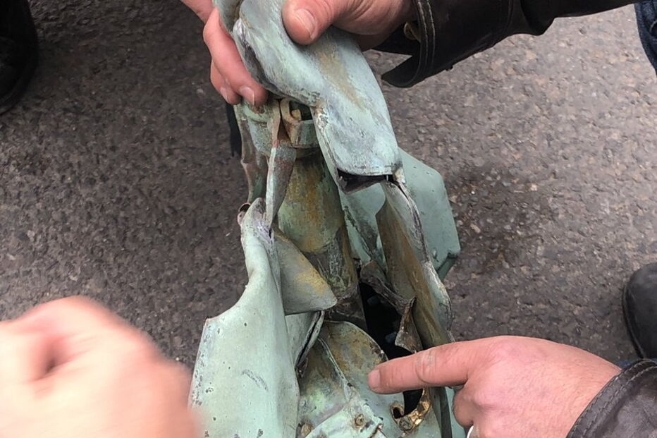 Encontrada estátua que estava no topo do pináculo de Notre-Dame que ruiu com as chamas 