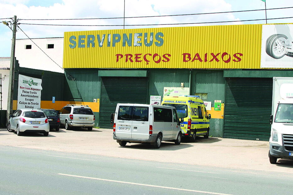 Reparações das viaturas estão dependentes da autorização da empresa gestora da frota do INEM