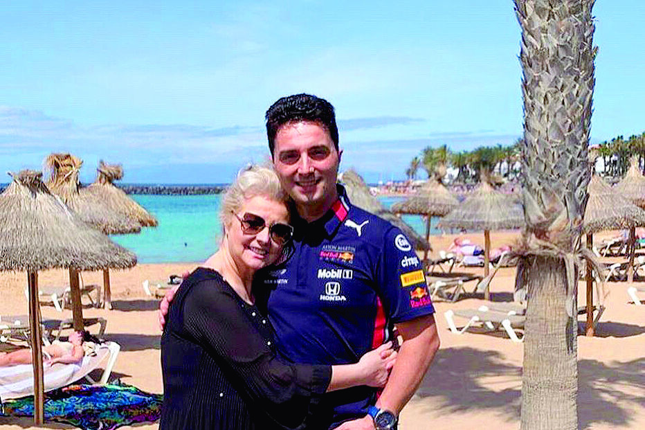 Ágata com o filho mais velho 