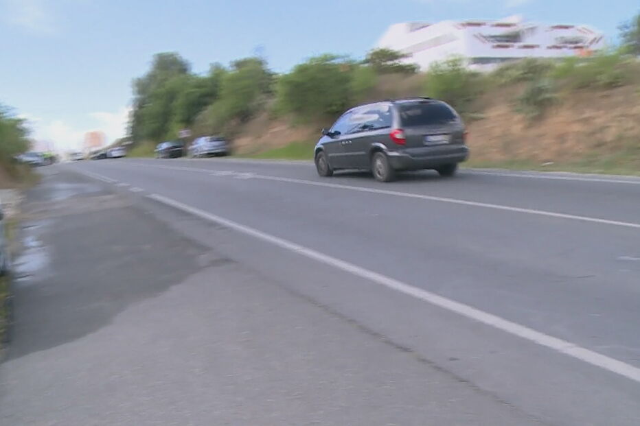 Homem em estado grave após ser esmagado entre viatura de recolha de lixo e carro em Faro