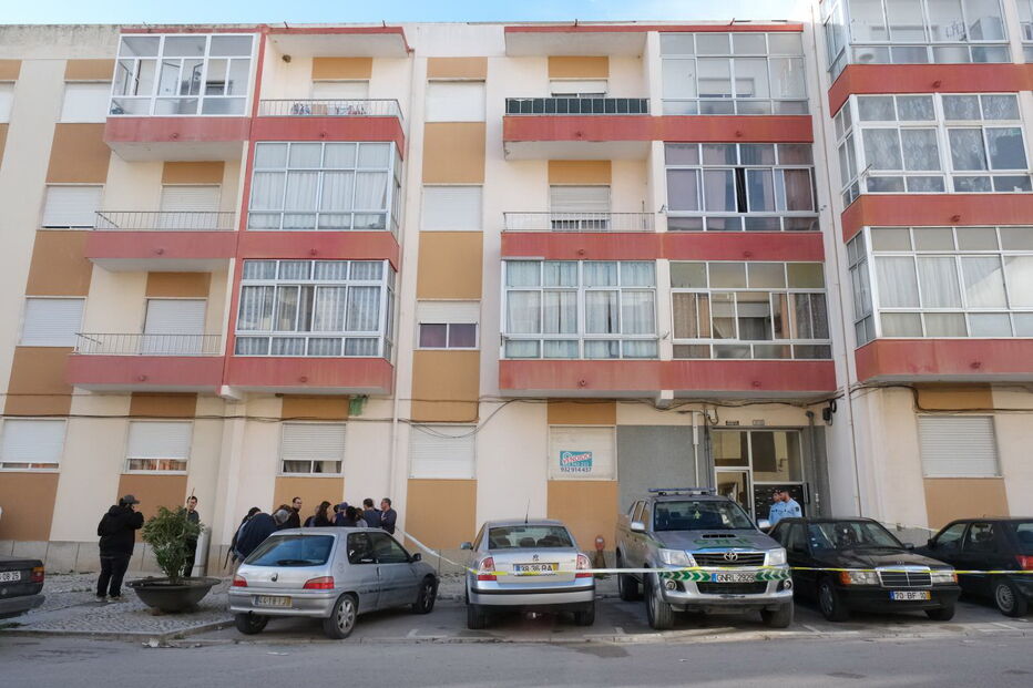 Idoso de 86 anos dispara contra vizinho em prédio no Pinhal Novo