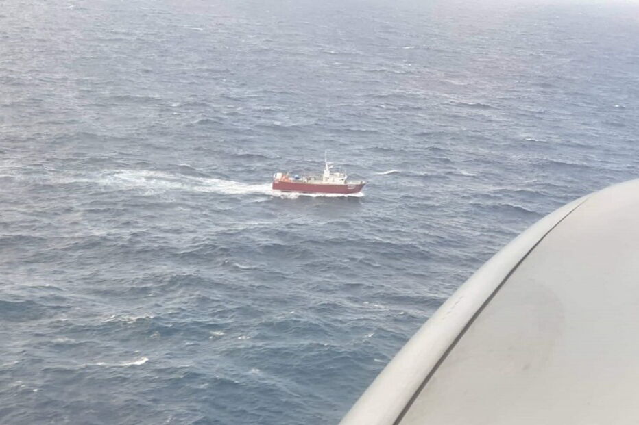 Força Aérea localiza embarcação incontactável ao largo de Peniche