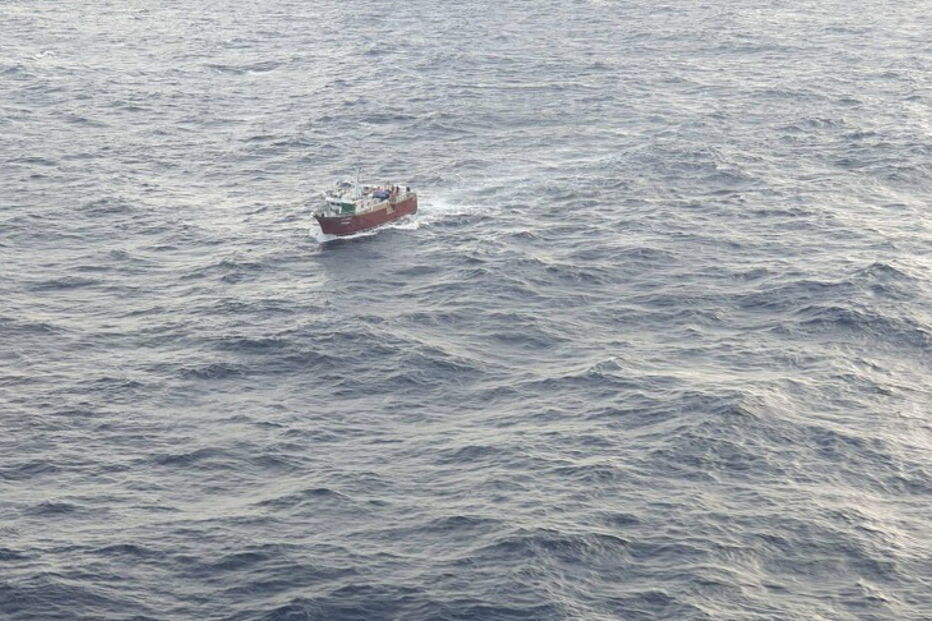 Força Aérea localiza embarcação incontactável ao largo de Peniche