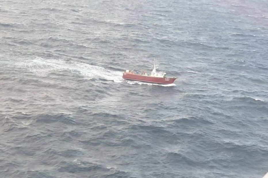 Força Aérea localiza embarcação incontactável ao largo de Peniche