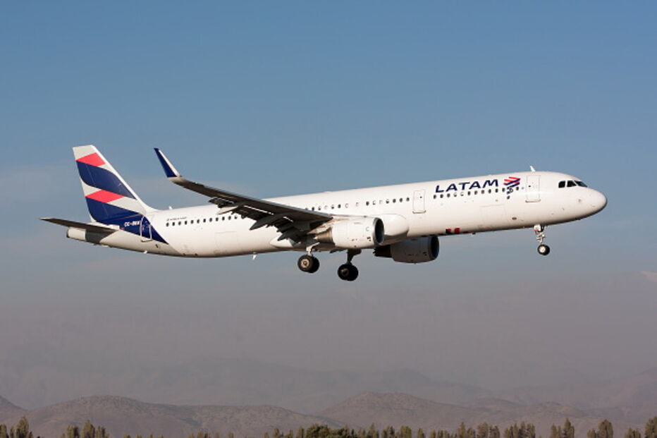 Menino de 12 anos sozinho e sem bilhete viaja de avião no Brasil. Ninguém se apercebeu