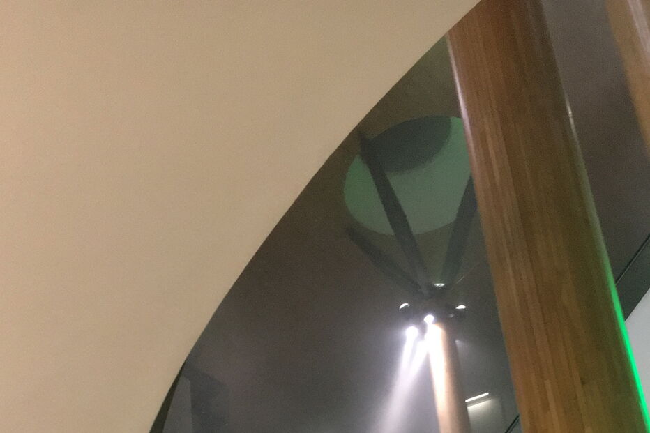 Chamas em conduta de restaurante obrigam à evacuação do Almada Forum