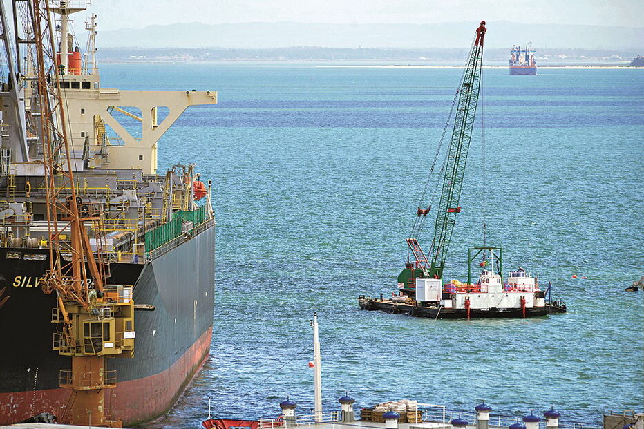 Remoção de parte submersa de monumento geológico motivou queixa de movimento cívico SOS SADO 