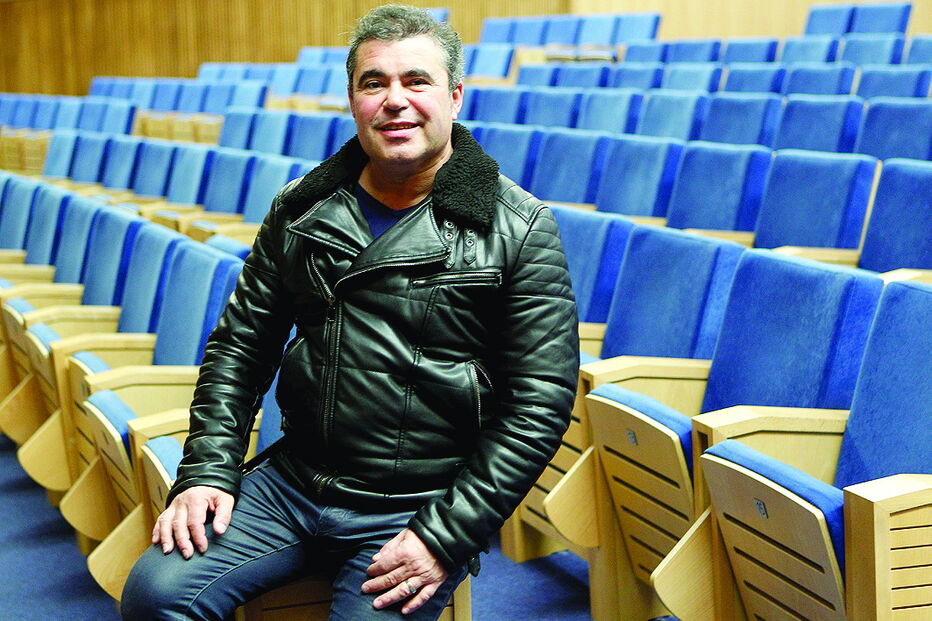 Toy é um dos nomes que fazem parte do cartaz da festa estudantil de Faro