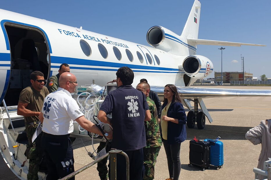 Força Aérea transporta recém-nascido de urgência dos Açores para o continente 