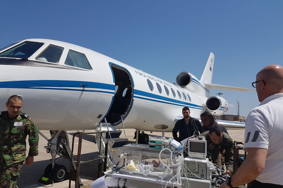 Força Aérea transporta recém-nascido de urgência dos Açores para o continente 