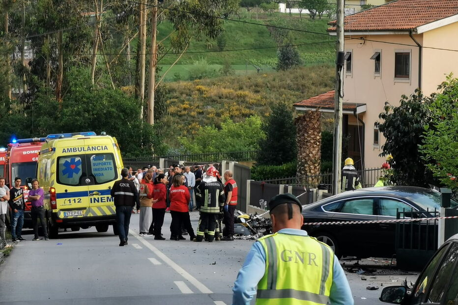  Carro abalroa três motas e faz dois mortos e um ferido grave em Paredes