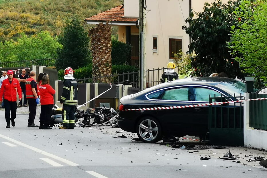  Carro abalroa três motas e faz dois mortos e um ferido grave em Paredes