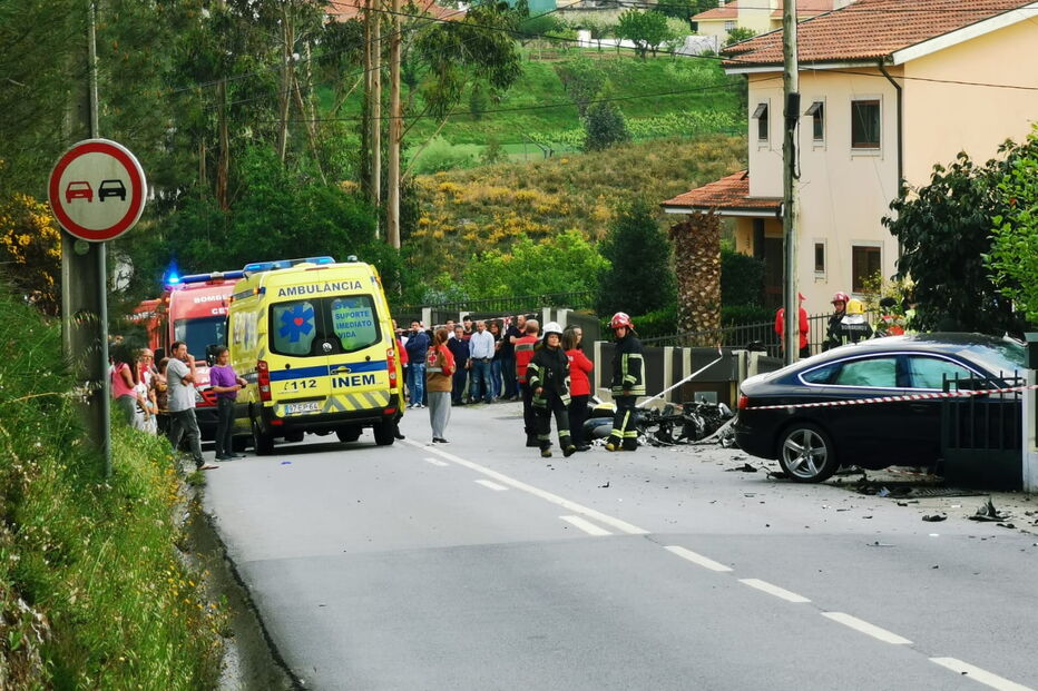  Carro abalroa três motas e faz dois mortos e um ferido grave em Paredes