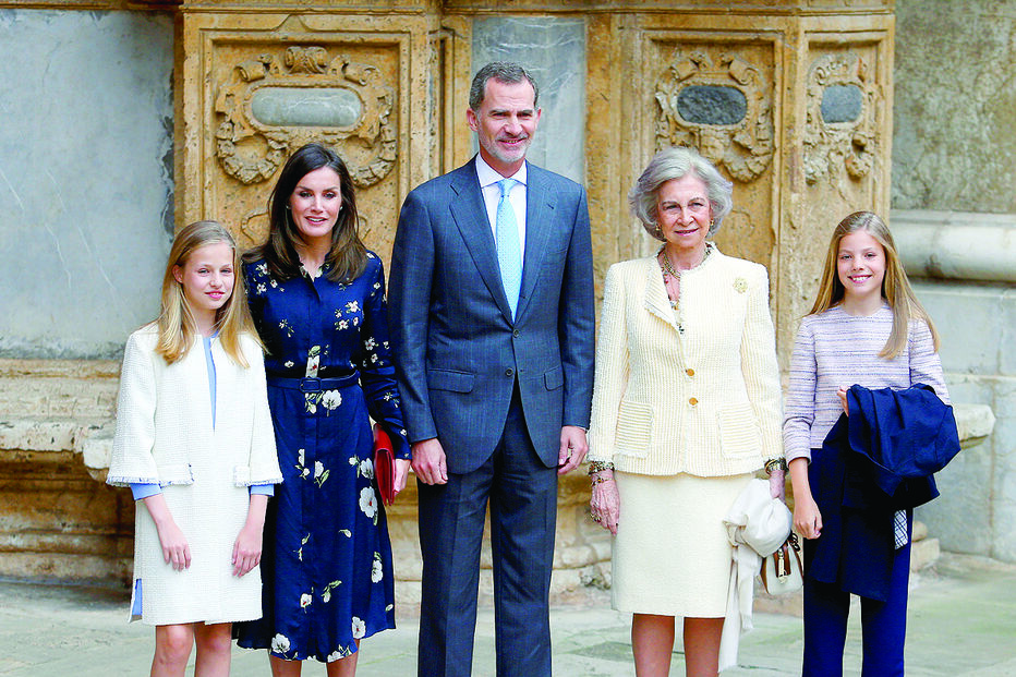 A familia real posou unida após a missa de Páscoa