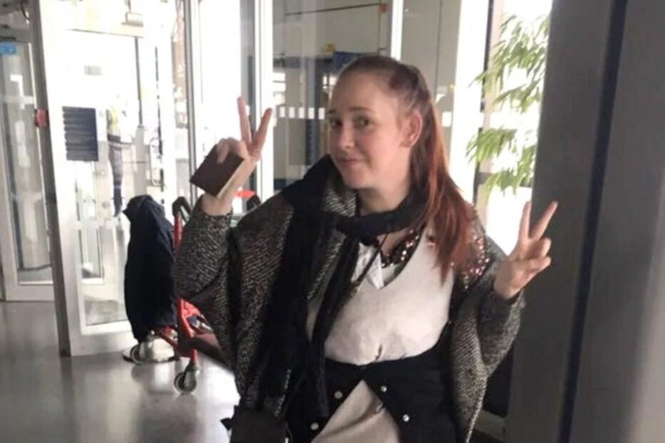 Mulher veste quatro quilos de roupa para não pagar taxa no aeroporto