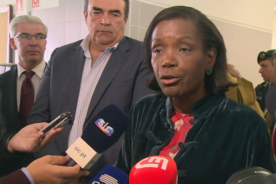 Ministra da justiça reconhece as falhas internas da prisões e garante que irá haver procedimentos disciplinares