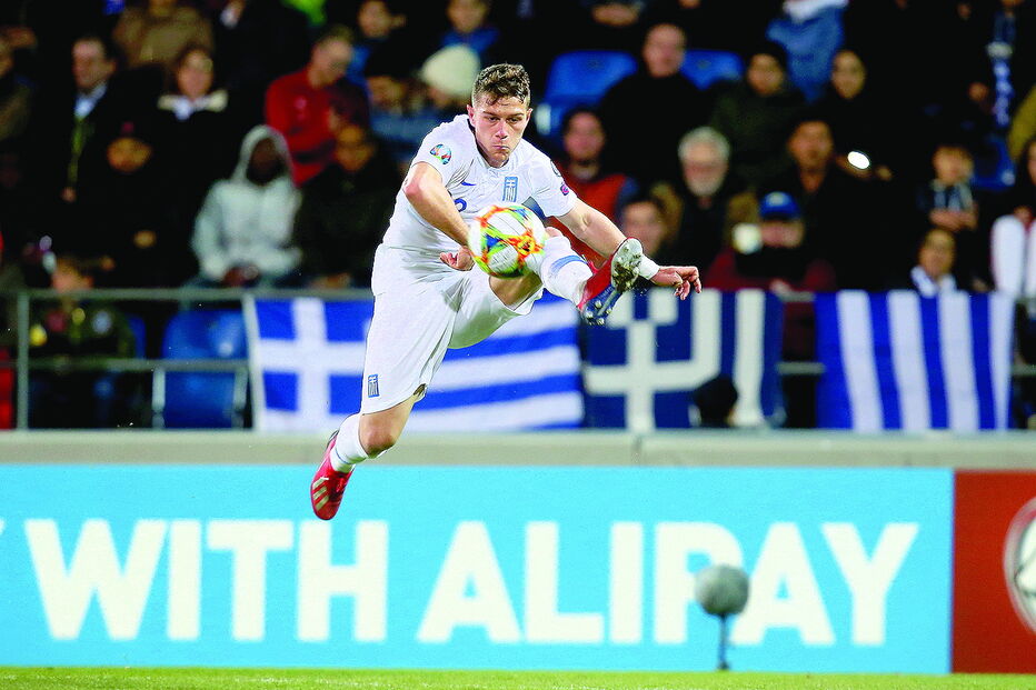 Leonardo Koutris, de 23 anos, tem-se notabilizado ao serviço do Olympiacos e já está na mira portista