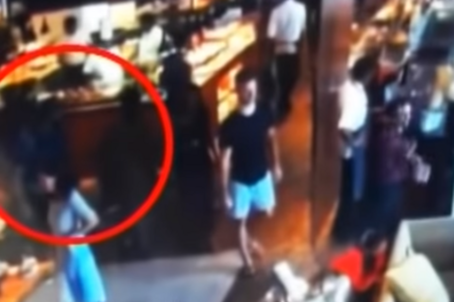 Terroristas sorridentes durante o pequeno almoço antes do ataque suicida no Sri Lanka