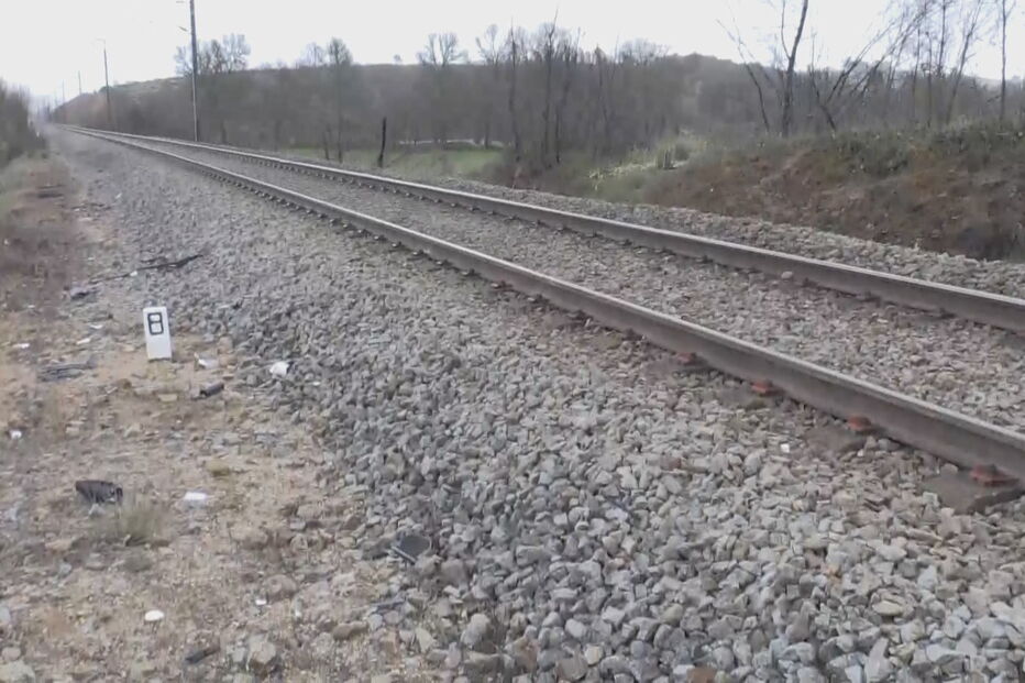 Colisão entre carro e comboio na linha ferroviária da Beira Alta faz um morto