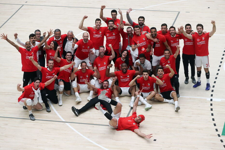 Benfica fez a festa do título no recinto do Sporting, em Alvalade 