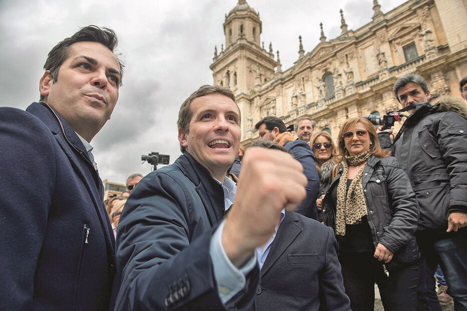 Pablo Casado esperou pelo último dia da campanha eleitoral para admitir a entrada da extrema-direita num futuro governo com o PP e o Cidadãos 